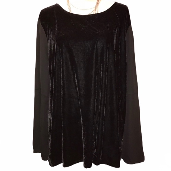 NWT *PLUS* Black Velvet Bell Sleeve Blouse - XXL - Picture 7 of 13